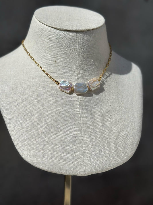 Three pearls - By_Handesign